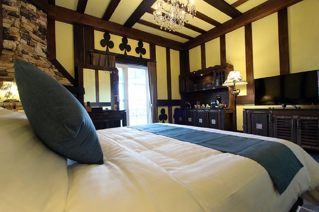 Tudor Dynasty Homestay Yanliau Room photo